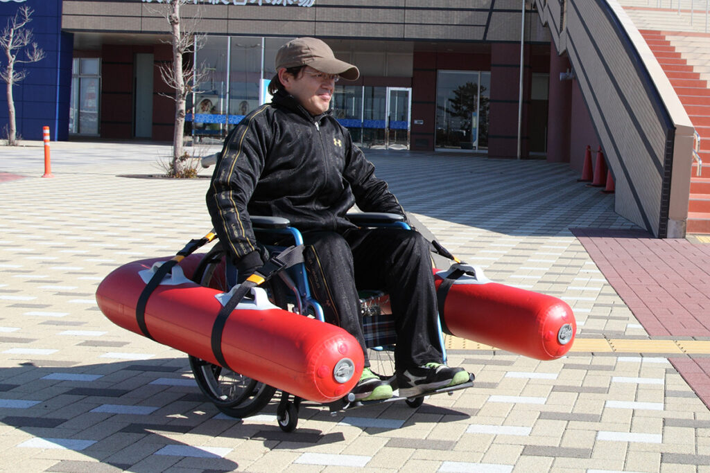 水害対策車イス救命フロート